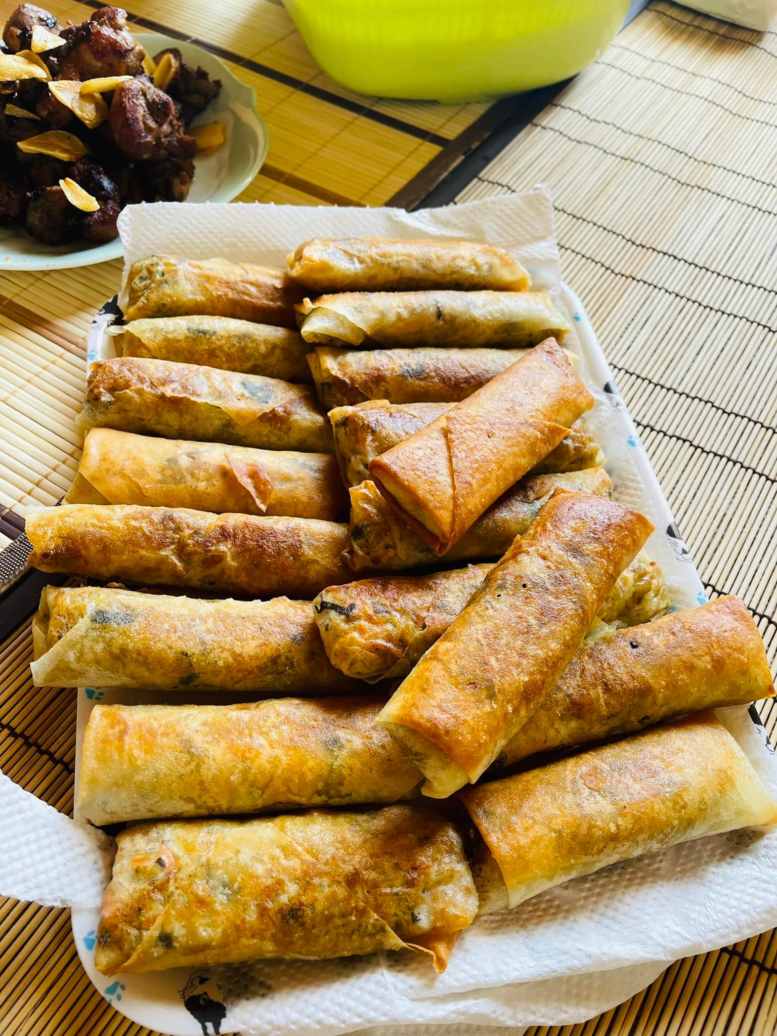 ベトナムの揚げ春巻き （NEM RAN)